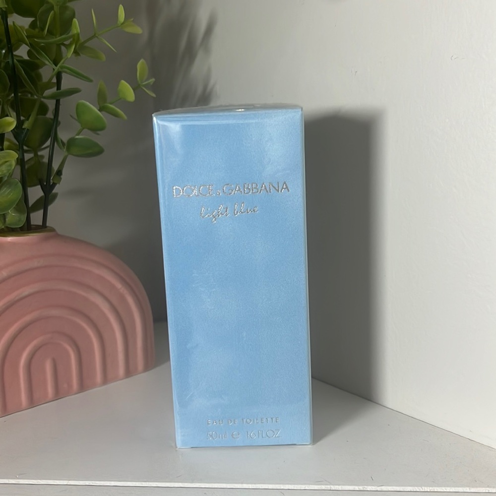 Dolce & Gabbana Perfume💙